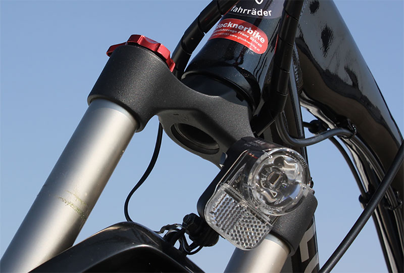 Elektrofahrrad mit Erfahrung - Mountainbike MEB01 Federgabel mit LED Licht